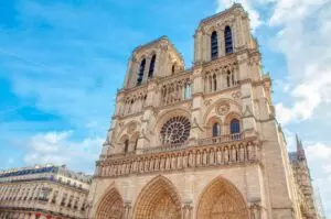 Notre Dame de Paris retrouve sa flèche